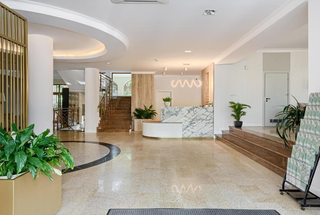 Hotel Antoni Tomaszow Lubelski Bagian luar foto