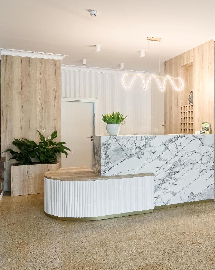 Hotel Antoni Tomaszow Lubelski Bagian luar foto