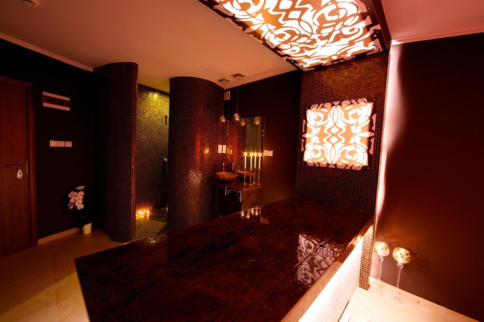 Hotel Antoni Tomaszow Lubelski Bagian luar foto