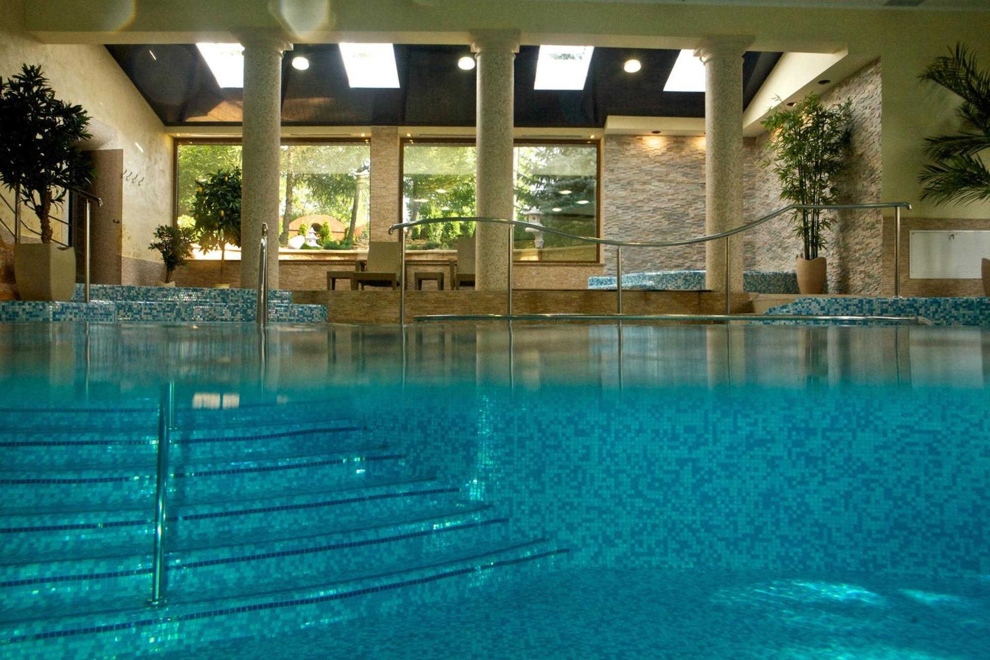Hotel Antoni Tomaszow Lubelski Bagian luar foto